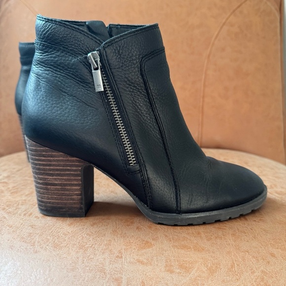 LUCKY BRAND NILAFA ANKLE BOOTIE BLACK WATERPROOF LEATHER SIZE 8 EUC - Picture 6 of 12